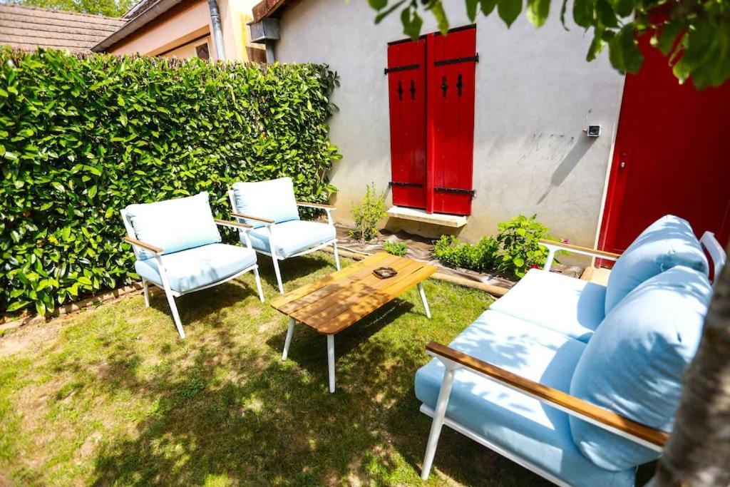 F3 80 M2 Longere Plain Pied Au Centre Auxonne. Villa Bagian luar foto