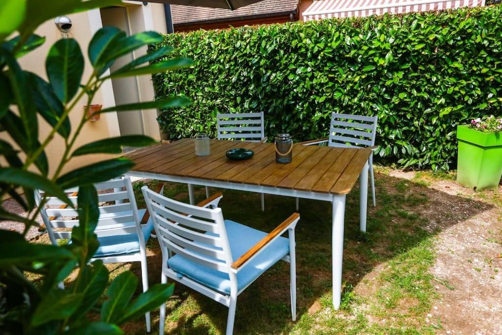 F3 80 M2 Longere Plain Pied Au Centre Auxonne. Villa Bagian luar foto